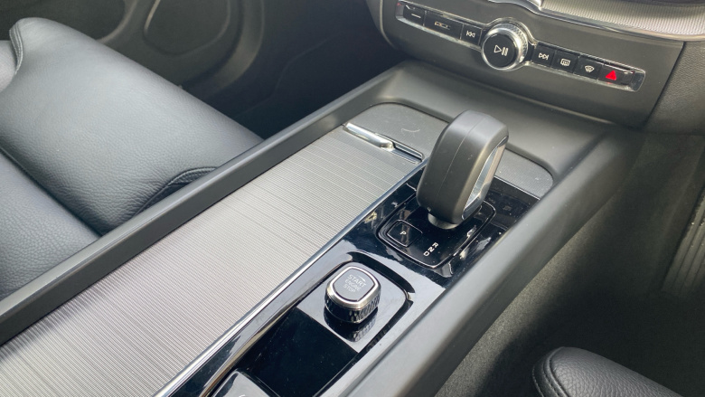 Volvo XC60 2.0 B5P Plus Dark 5dr AWD Geartronic Petrol Estate